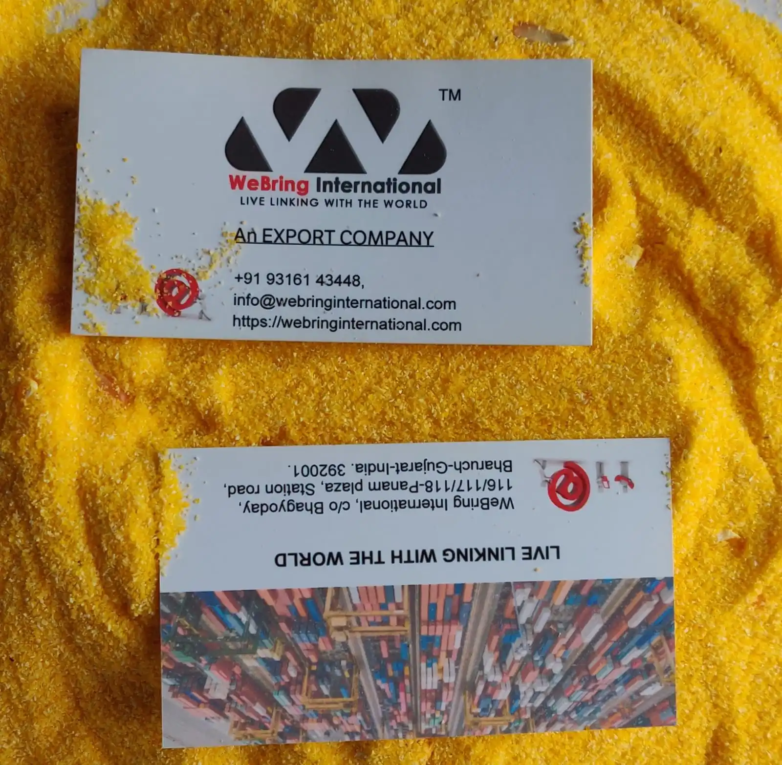 Лучшая цена топ и премиум экспортное качество желтая кукуруза зерно 108 для пищевой промышленности из Индии с индивидуальной упаковкой