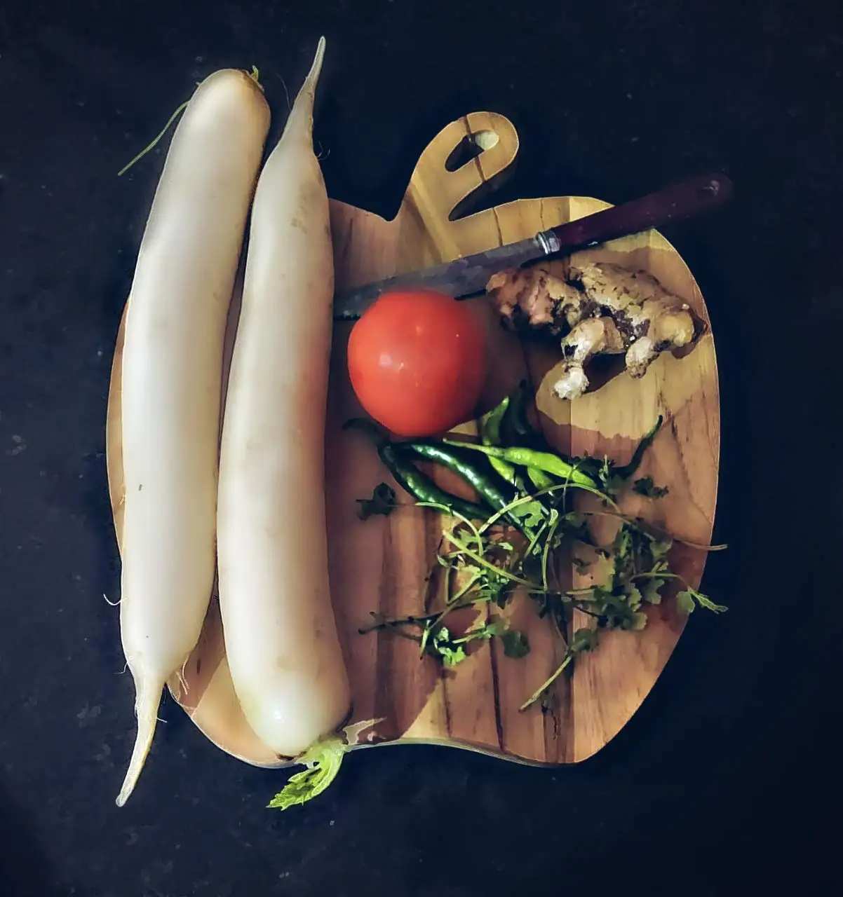 Двухцветная разделочная доска из тикового дерева в форме яблока реверсивная для сыра/разделочной доски Разделочные Блоки кухонный инструмент ручной работы Индии