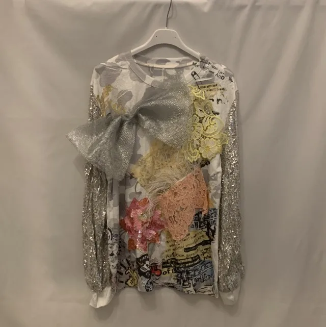 Сделано в Италии, Женский свитшот с вышивкой и аппликацией из разных тканей