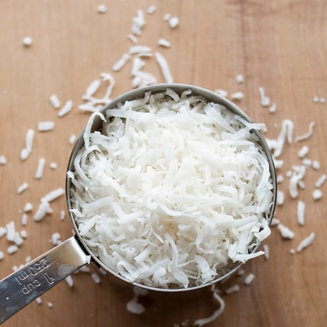 Сухие кокосовые хлопья сушеные измельченные нити