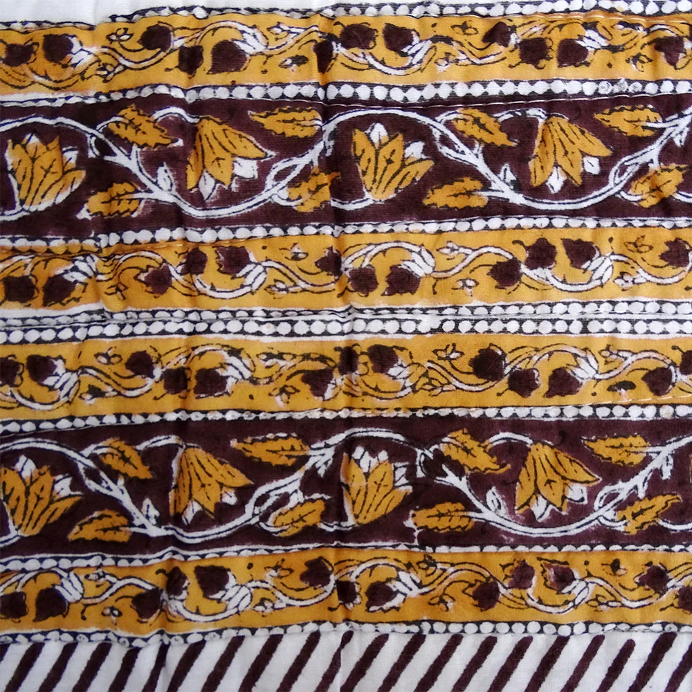 White Quilt For Sale 100 Percent Cotton Queen Size Double Bed Paisley Print Machine Quilted Online Bedding Supplier