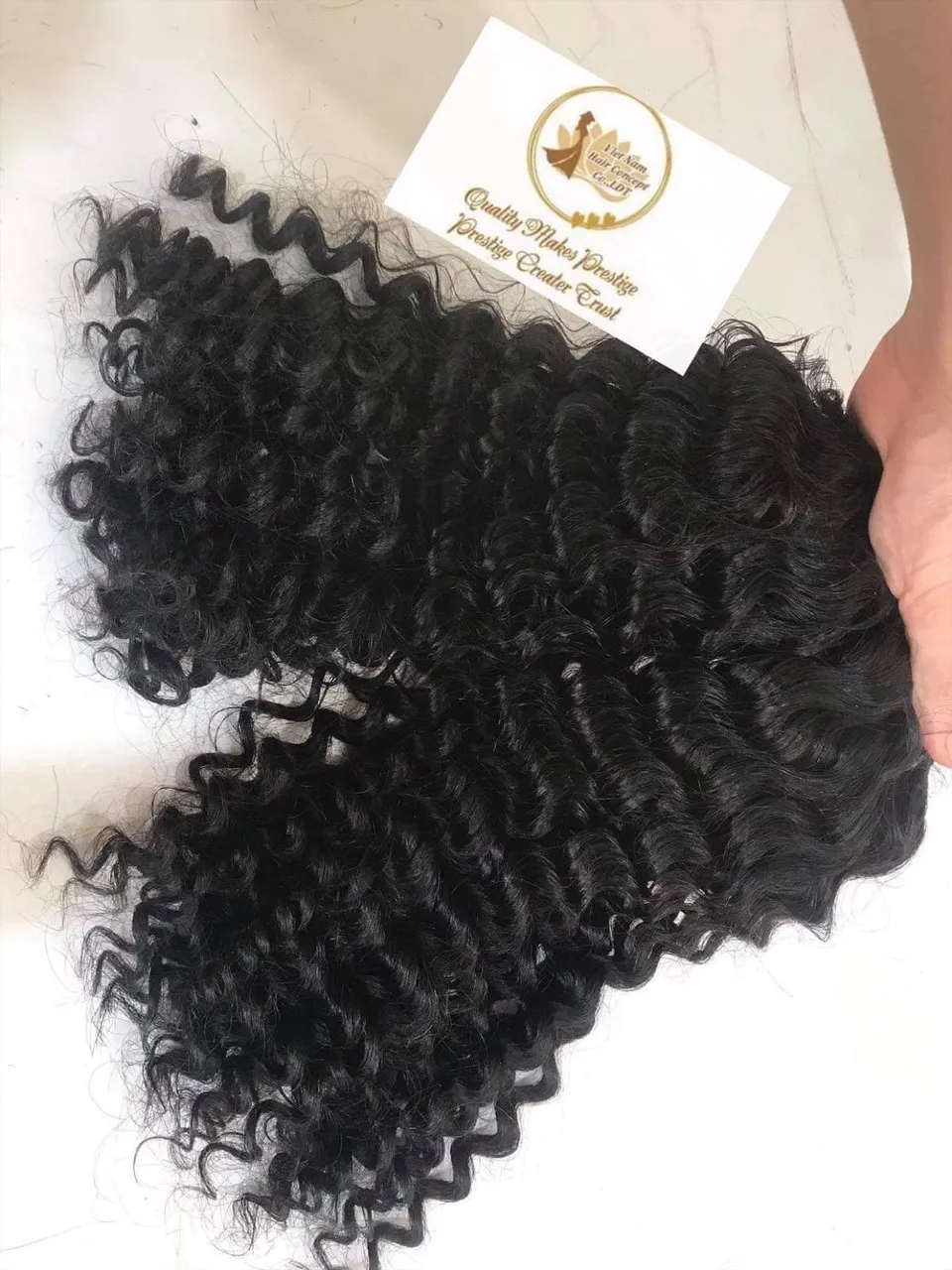 Необработанные двойные курчавые вьющиеся натуральные волосы человеческие для наращивания натуральные/органические из вьетнамских волос con cept