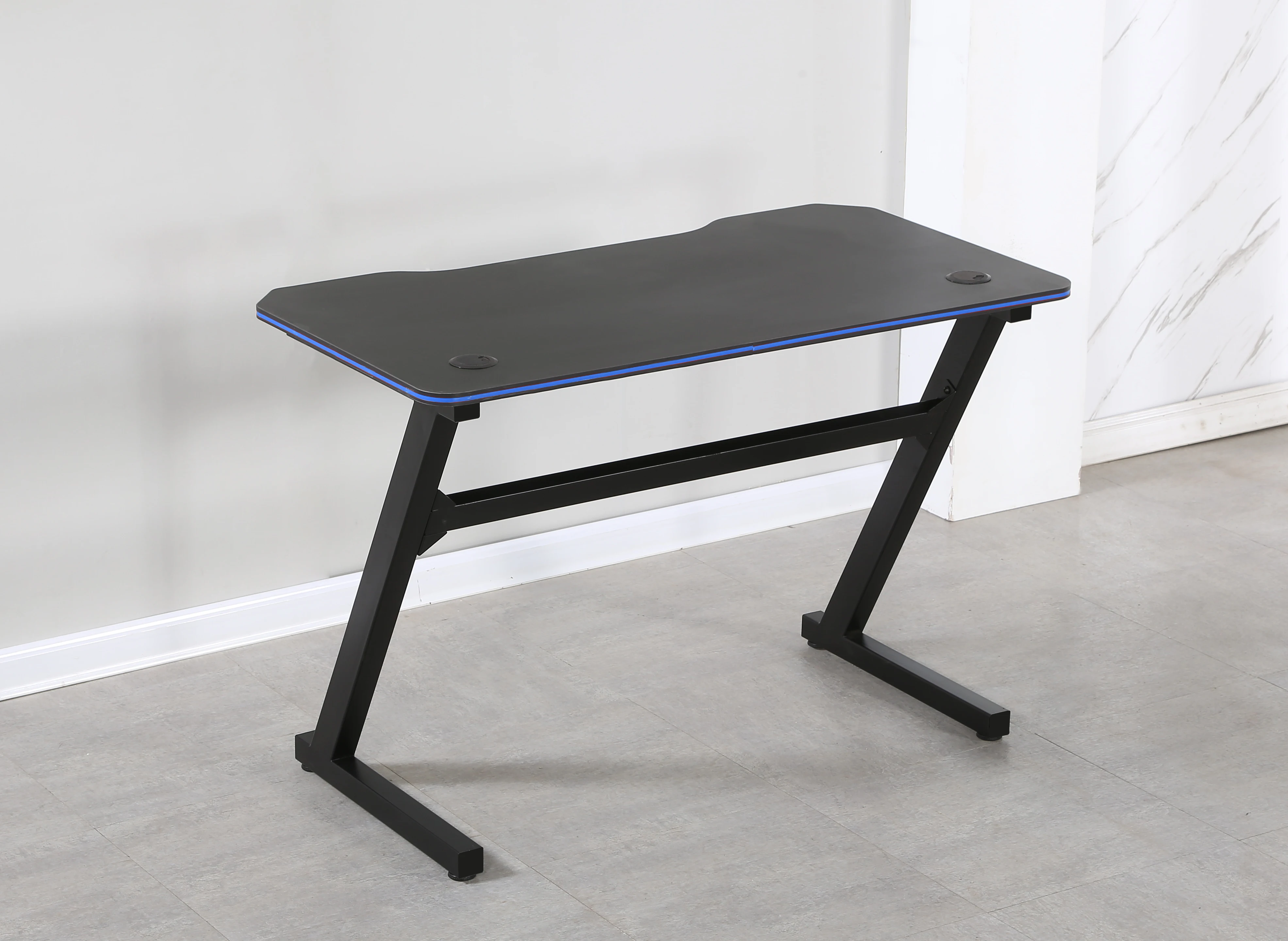 Simple design custom size desktop blue red color MDF board computer table with USB hub