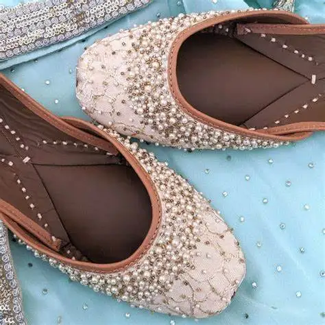 women khussa Handcrafted Ethnic khussa Leather punjabi jutti khussa with ghungroo