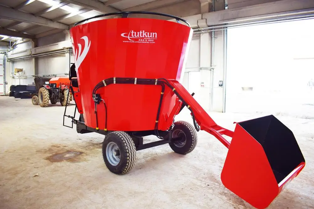 Cow, cattle, animal farm feed mixer 8m3