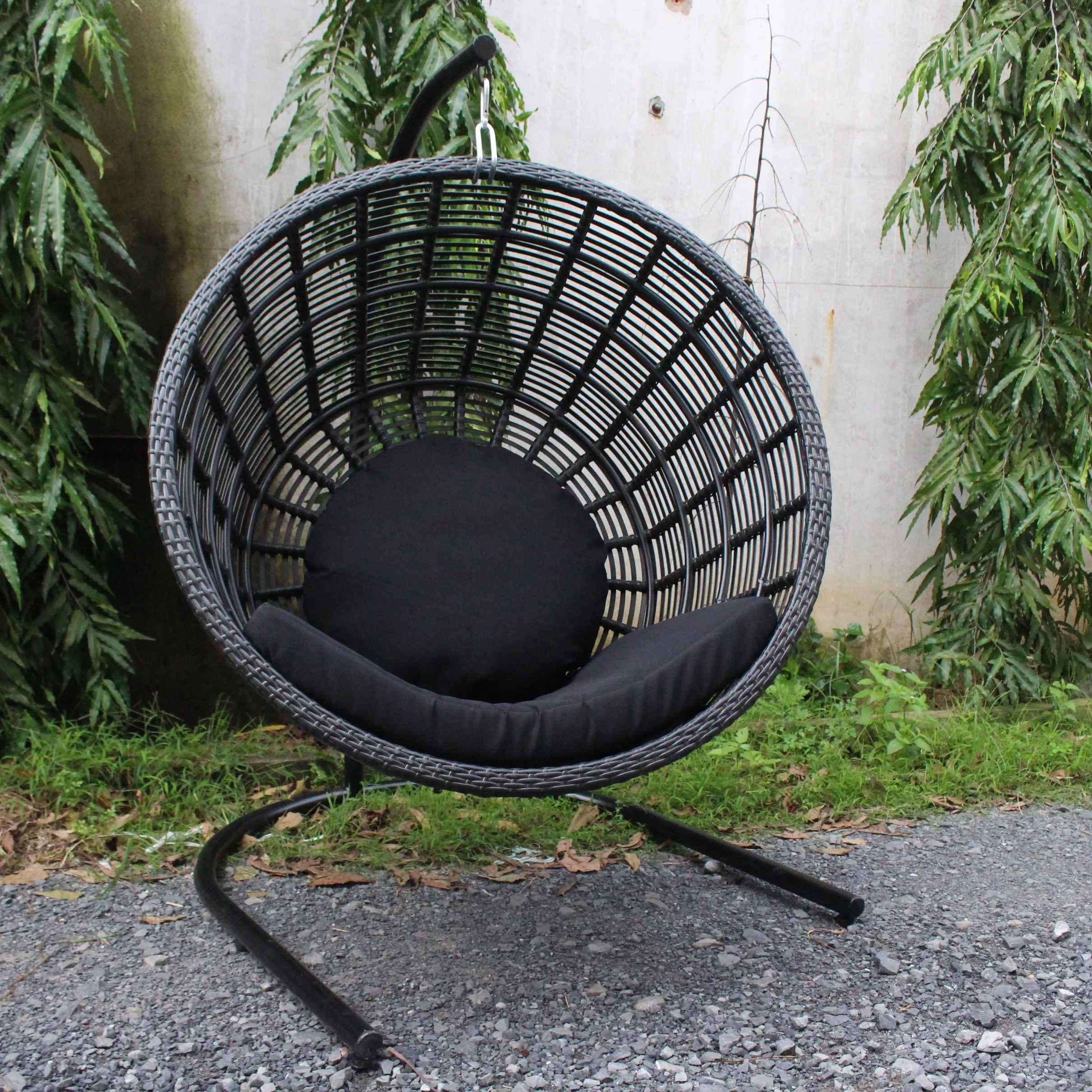 Poly rattan outdoor wicker patio iron frame black color swing egg chair garden furniture for balcony