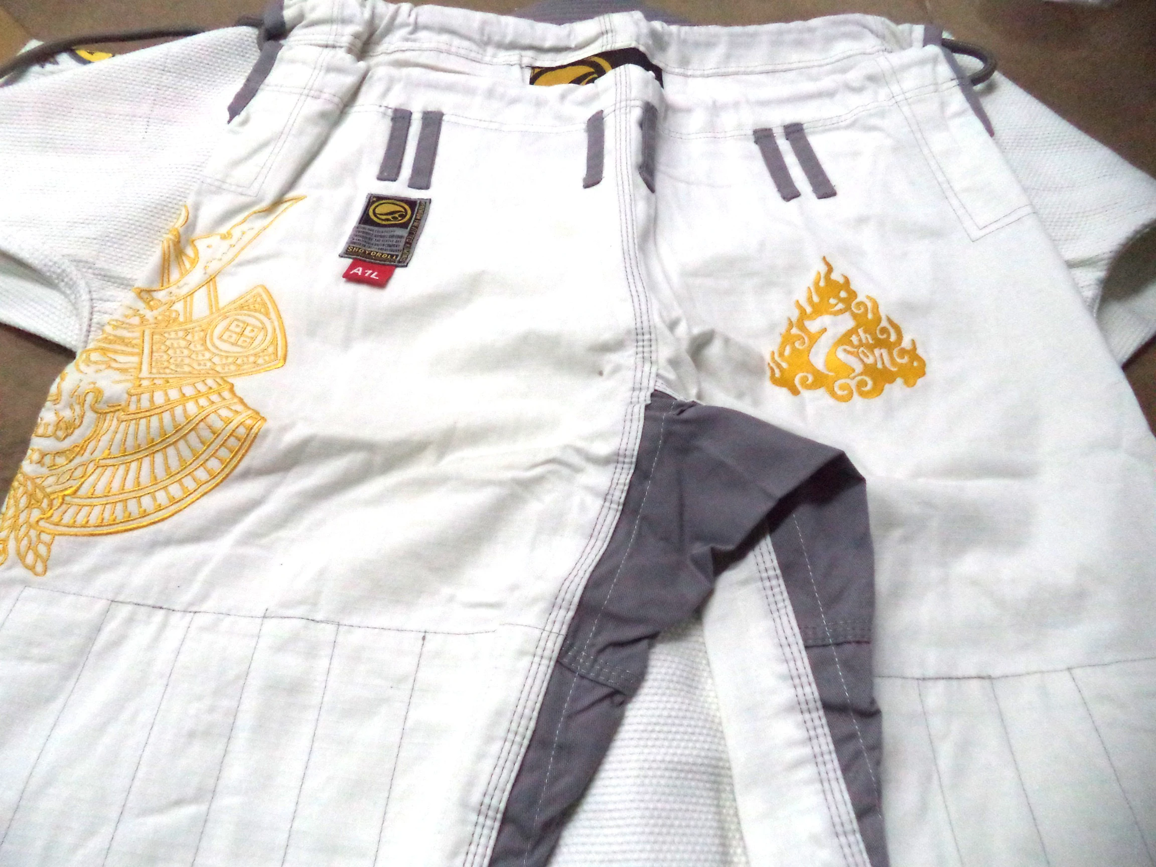 Shoyoroll Brazilian Jiu Jitsu Gi BJJ Gi for Men & Women Grappling gi Uniform Kimonos Ultra Light, Preshrunk, with White Belt