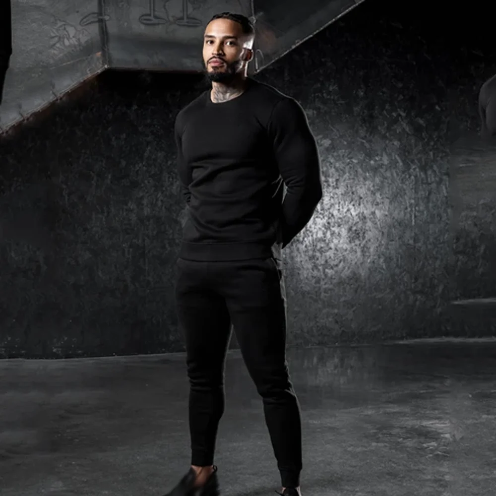 Лучший мужской спортивный костюм для зимы с логотипом под заказ | Высококачественные спортивные костюмы с логотипом и размерами на заказ