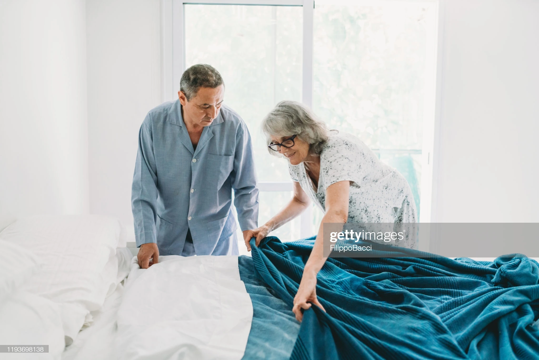 Комфортная простыня однотонная Простыня из хлопка и полиэстера с принтом для двуспальной кровати