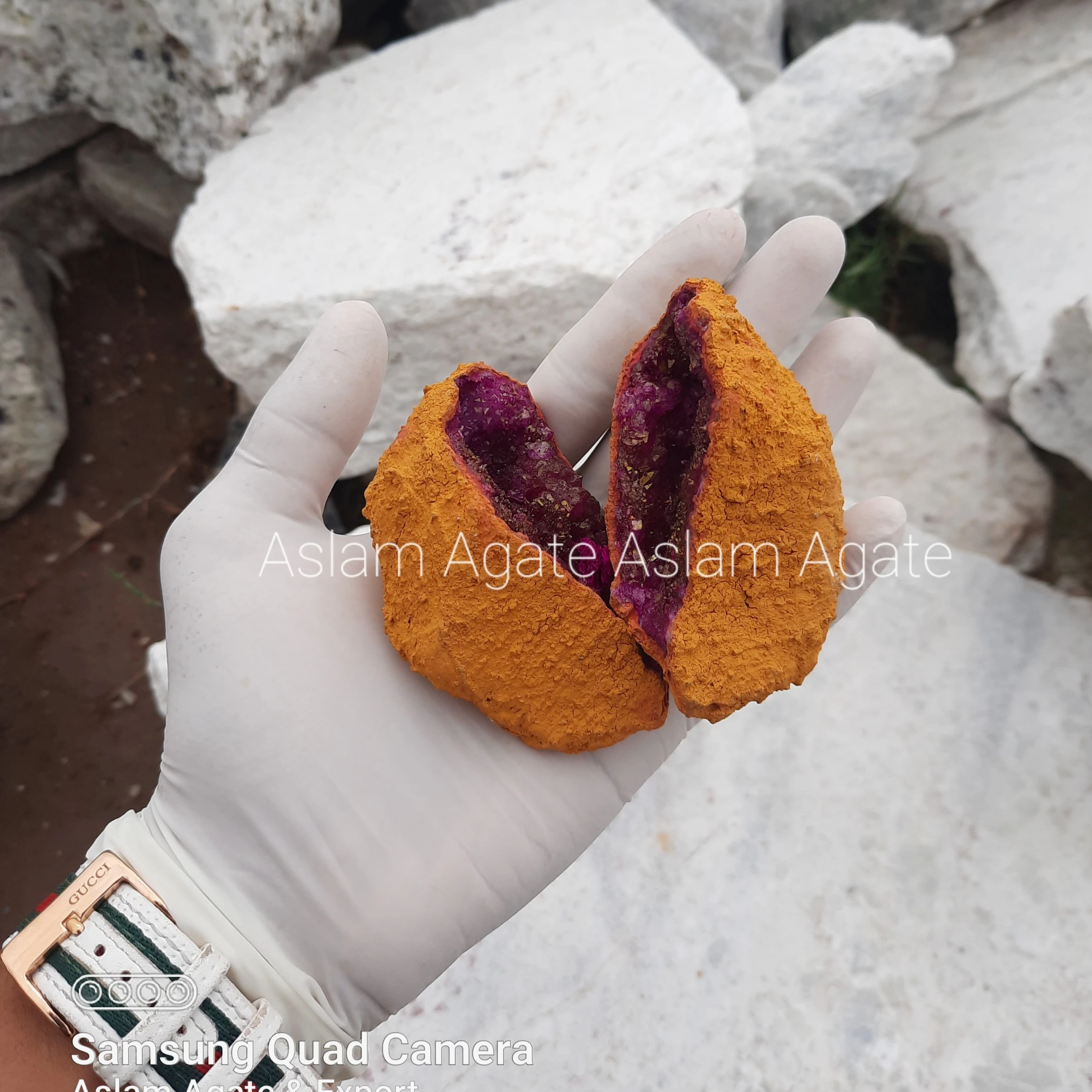 Newly Arrived wish Box Wholesale Feng Shui Style Natural Crystal Geode Folk Crafts Aura chelcadony Geode For Healing Amethyst