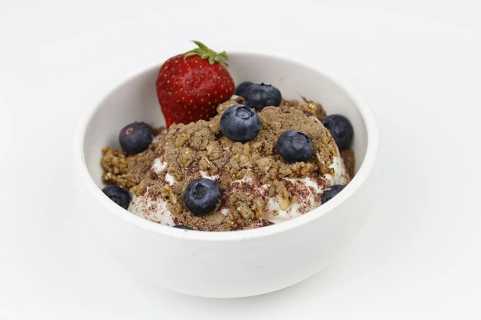 
Granola Fruity Berry - Best Selling Cereal of Instant Cooking Breakfast with Oats Almonds Rice Crispy Cashews 