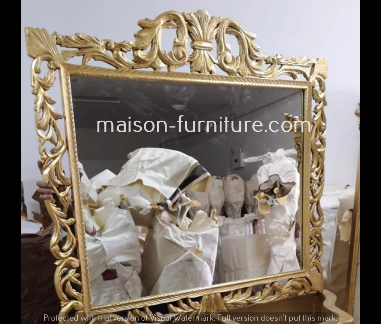 
gold frame mirror 