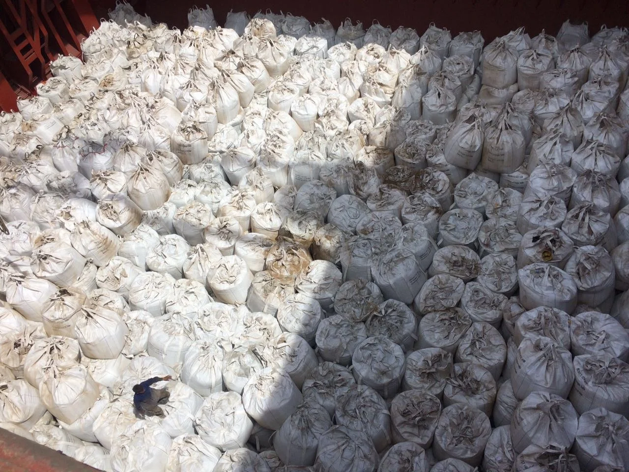 Supply high quality pozzolanic material fly ash for cement