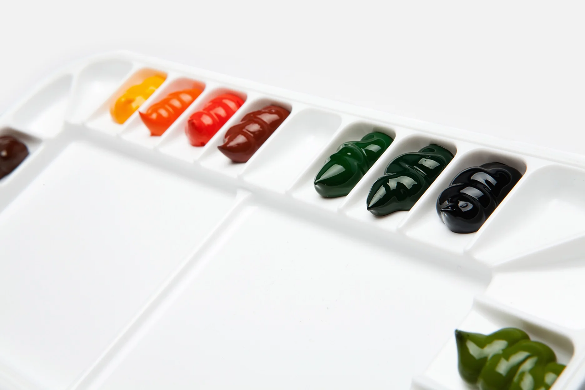 Mijello Airtight Leak Proof Watercolor 18 Well Palette Blue or Pink Color