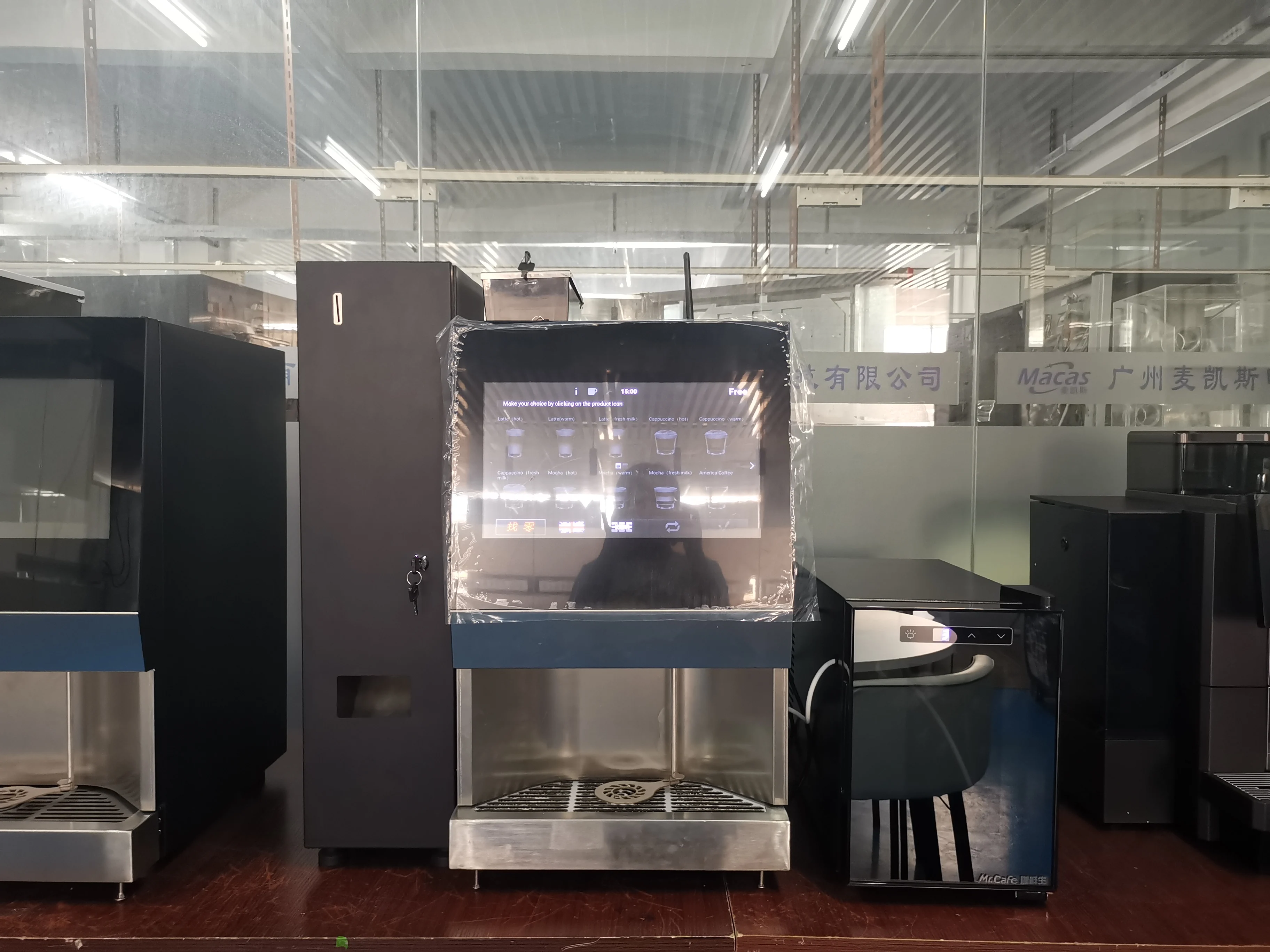 Commercial coffee machine for big office, hotel, cafe shop and restaurant