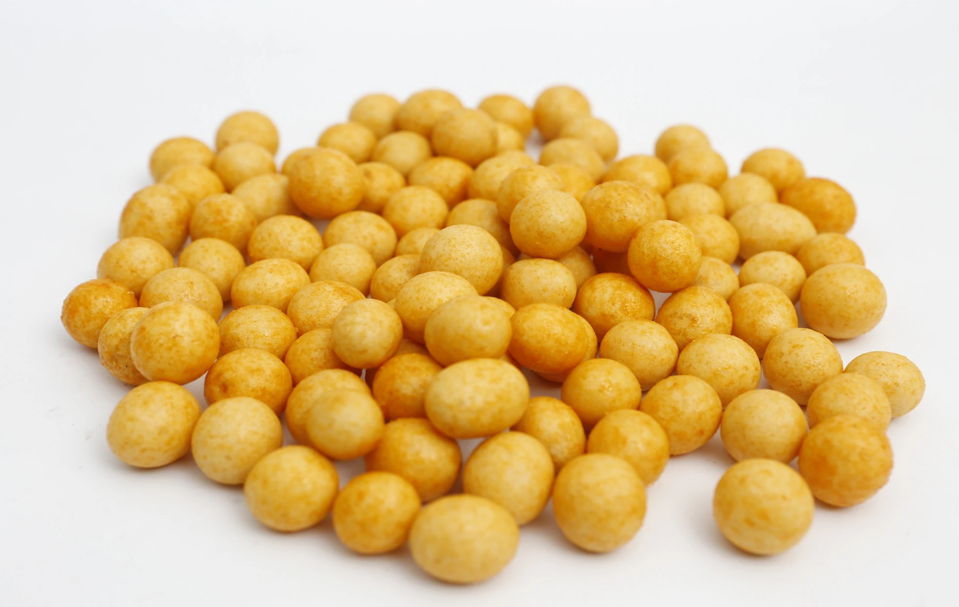  Оптовая продажа жареный арахис с кокосовым соком розничная упаковка в небольшой пакет жареная арахисовая мука покрытием от производителя