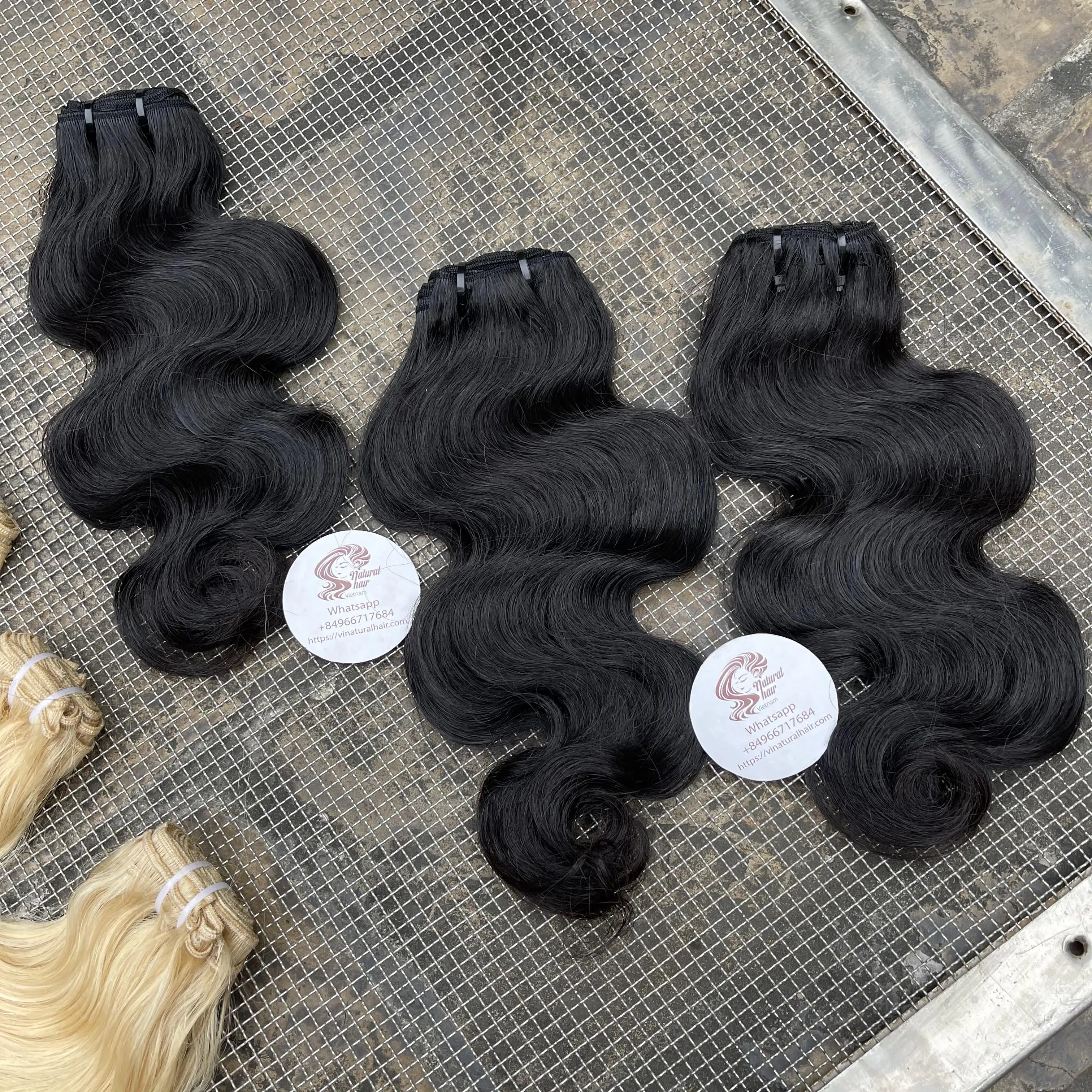 100% натуральные волнистые волосы в пучках вьетнамские вьющиеся человеческие для чернокожих женщин Справочная цена FOB: G