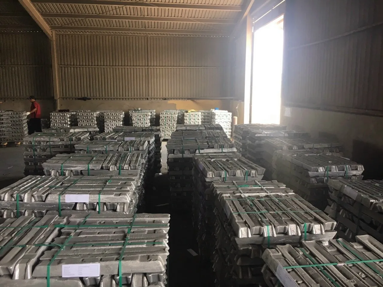 New product 2022 innovative buyers aluminum ingots with low MOQ from Vietnam