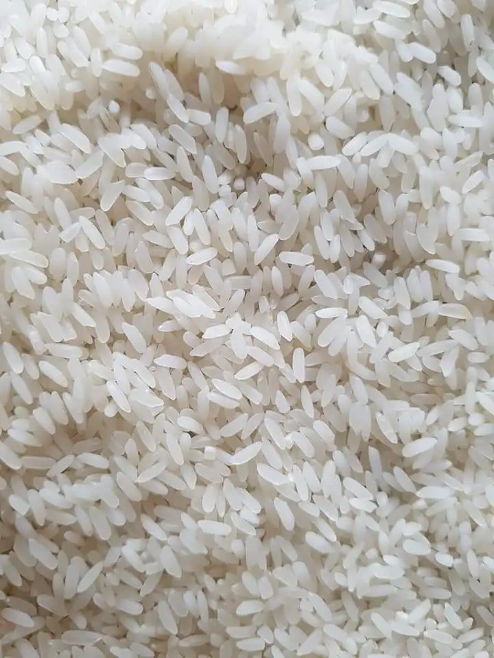 Стандартный тип культивирования, 50 кг, полипропиленовые пакеты или требование покупателя, 5% сломанный Средний зерновой белый рис, цена от JCC RICE VIETNAM