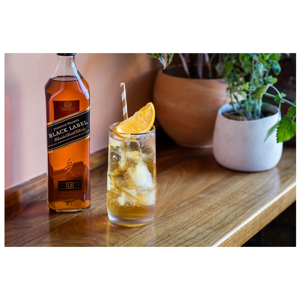 Elegant Hints of Barley Cereal with Creamy Toffee 500ml Miniature JW Black Label WHISKY Blended Scotch Whisky Good Grade