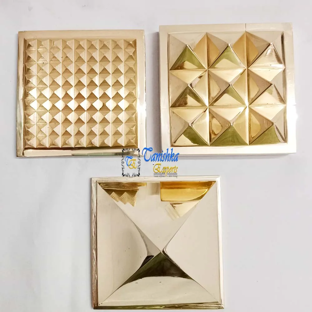Латунь вастю Пирамида дизайнерские Янтра в металле Ремесленная латунная с 3-я ступенями