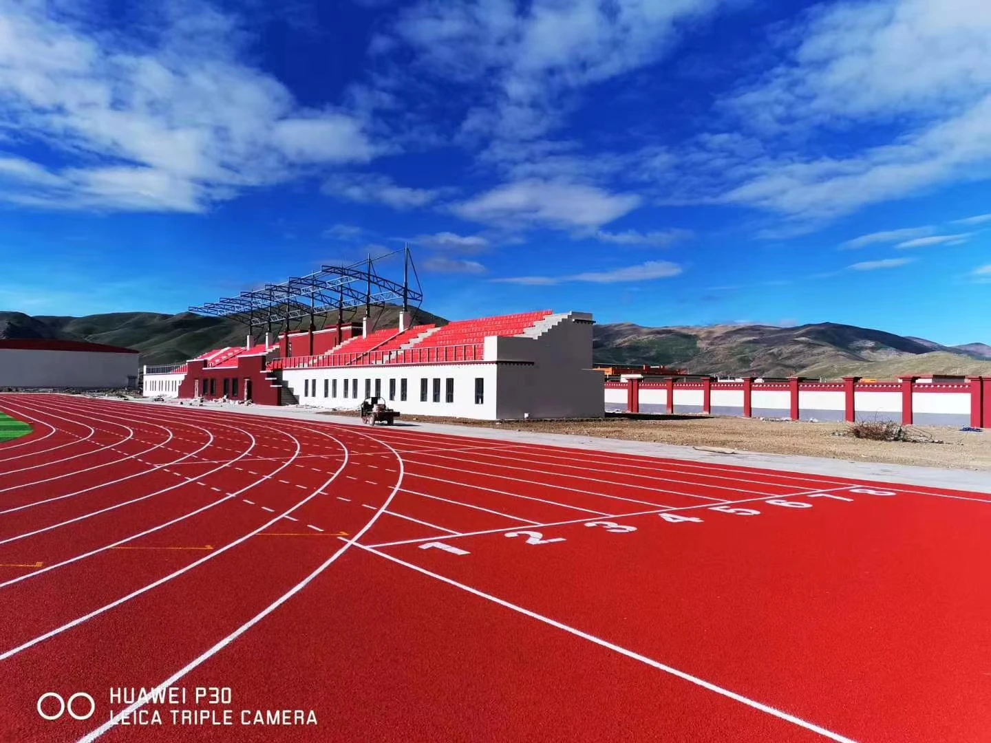 13mm Thickness synthetic rubber running track surface tartan tracks material price