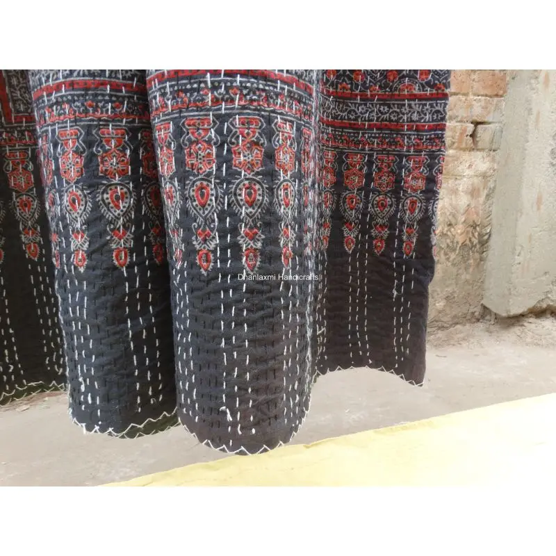 Красивое Хлопковое одеяло Kantha в черном цвете ручной работы домашнее декоративное покрывало оптовая продажа индийское Ajrakh с ручным принтом Gudari