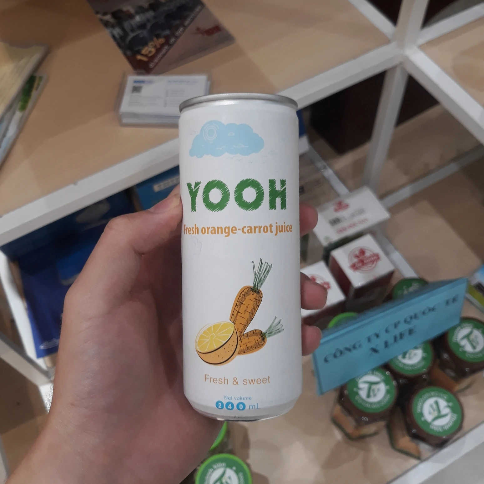 Juice 240ml Orange Carrot Flavor YOOH Brand Mixed Fruit Juice Drinks High Quality for wholesale