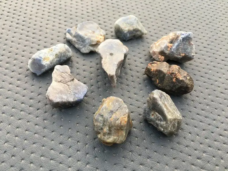 5 Pieces Natural Blue Sapphire Rough Stone of Wisdom Clam Untreated Raw Jewelry Making Gemstone Wholesale