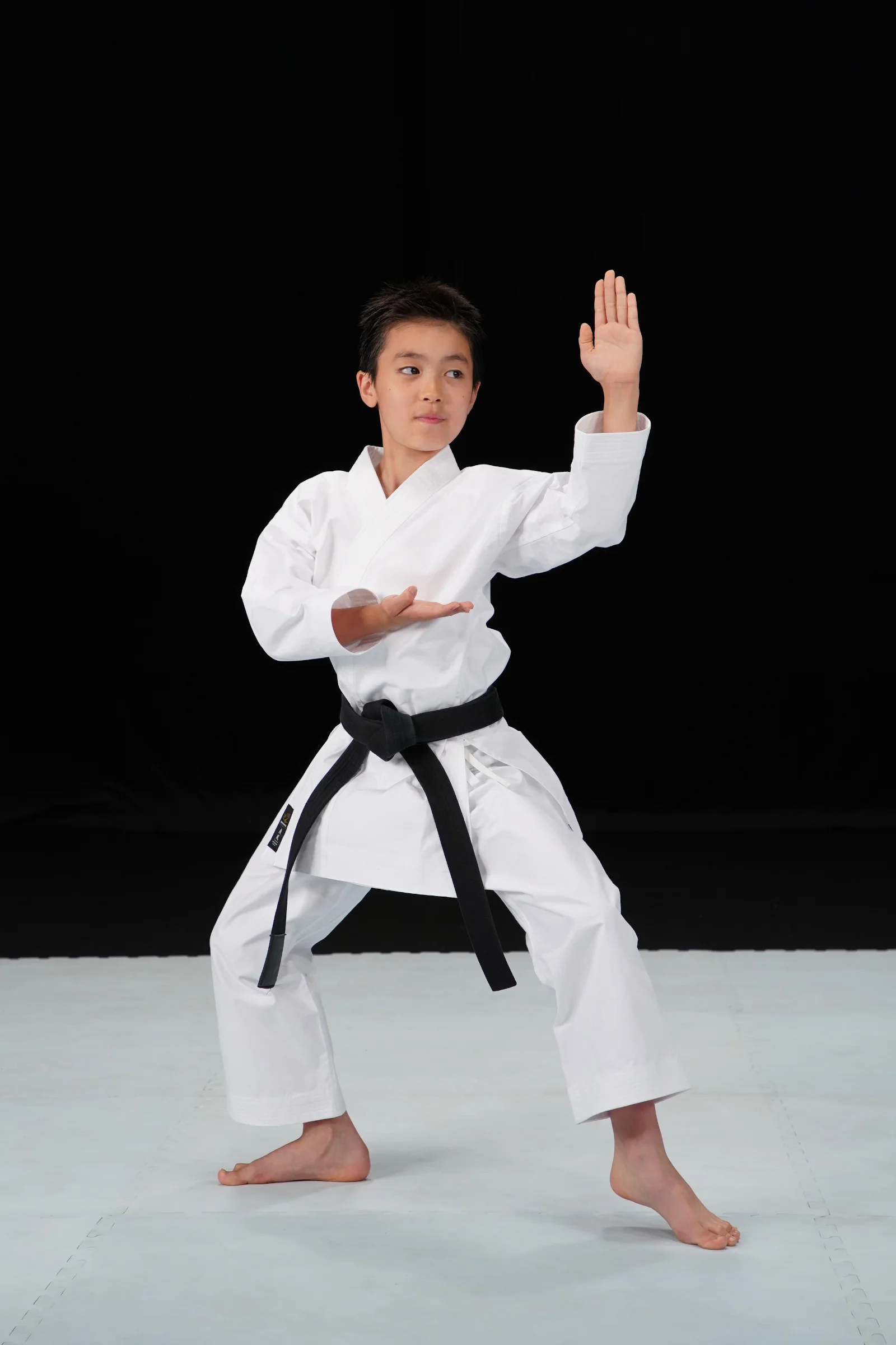 Super Lightweight Versatile Kumite Uniform, easy to move in and feels good on your body, well suited for Kumite.