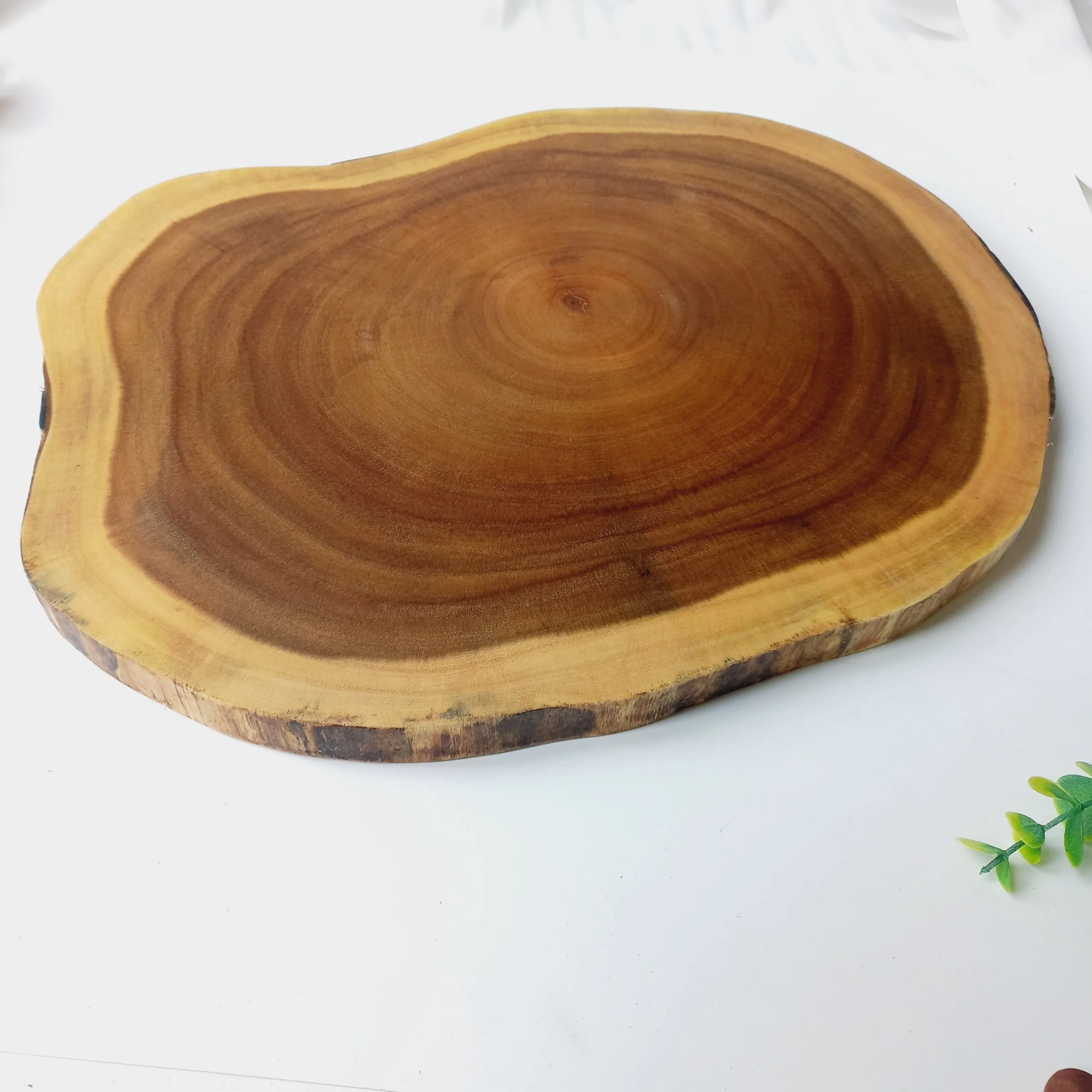 Natural And Organic Raw Bark Edge Serving Platter Rustic Tree Bark Wood Cutting Board Wooden Chopping Board Chopping Blocks