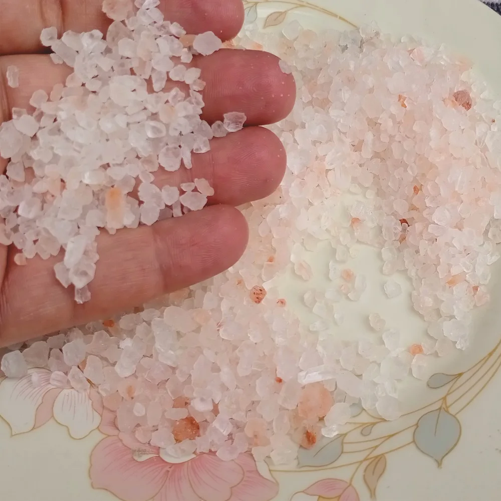 High Quality Himalayan Light Pink Natural Edible Rock Salt Best for Cooking and Table Salt Medium Coarse Granules (2-5 mm).