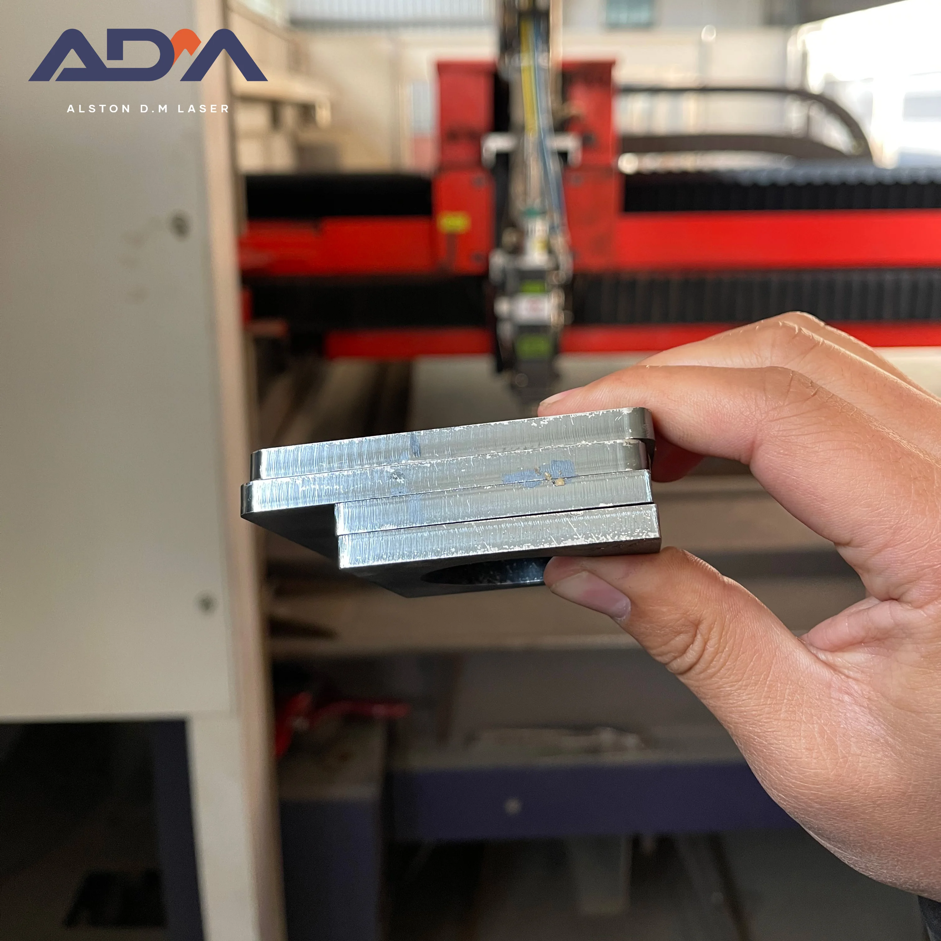 CO2 equipment transformation 1kw/2kw/3kw/4kw/6kw fiber laser cutting machine