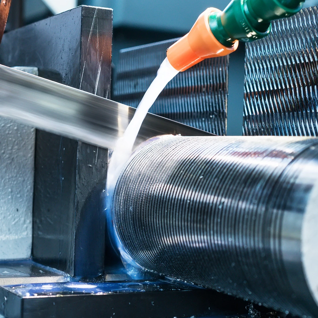 A high-performance semi-synthetic cutting fluid suitable for modern CNC machining centres