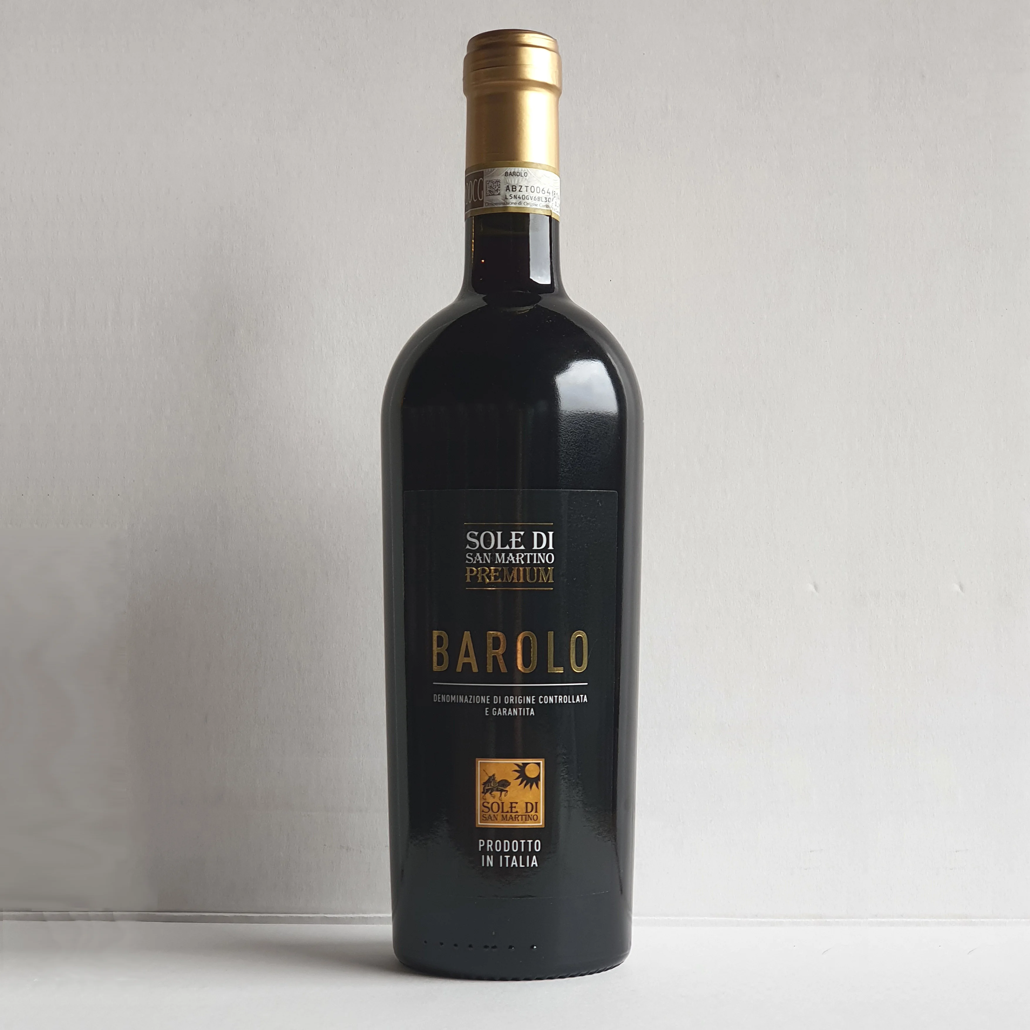 Italian red wine Barolo DOCG 750 ml NEW PREMIUM 2017 made in Italy highest quality wine quality product glass bottle