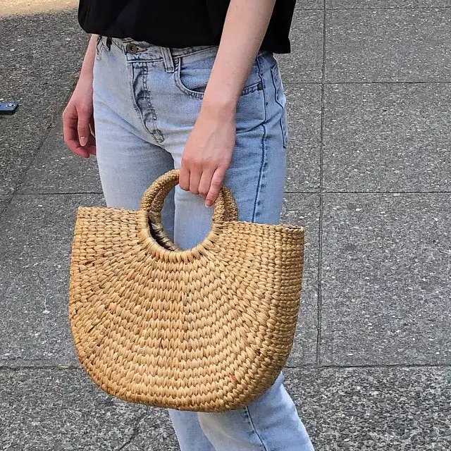 Hot trend Beach seagrass bag with fabric lining straw top handle &Straw handbag straw purse  keychain is include
