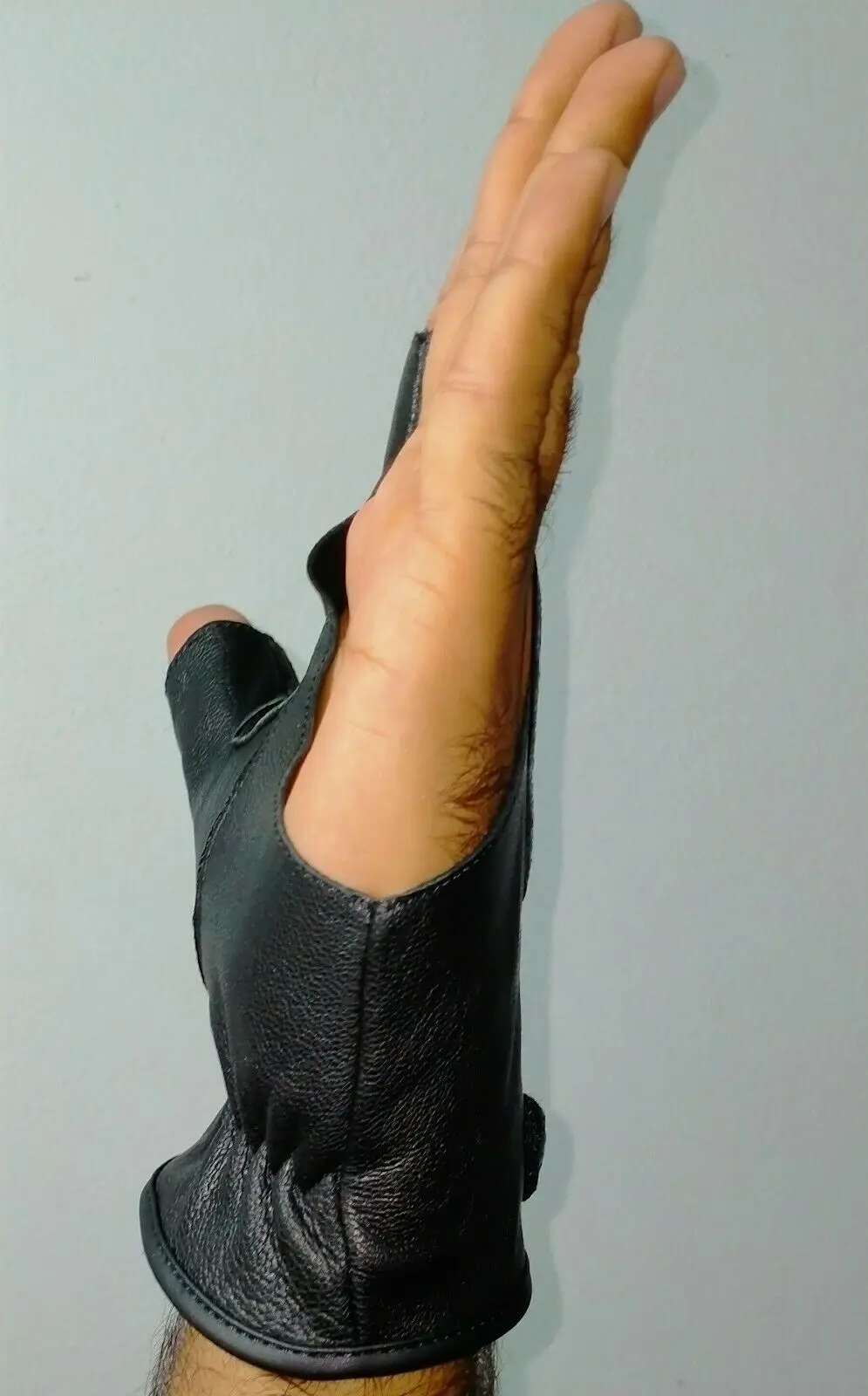 2022 Good Quality Archery Gloves Bow & Arrow Shooting Archery  Hunting Gloves Manufacturers