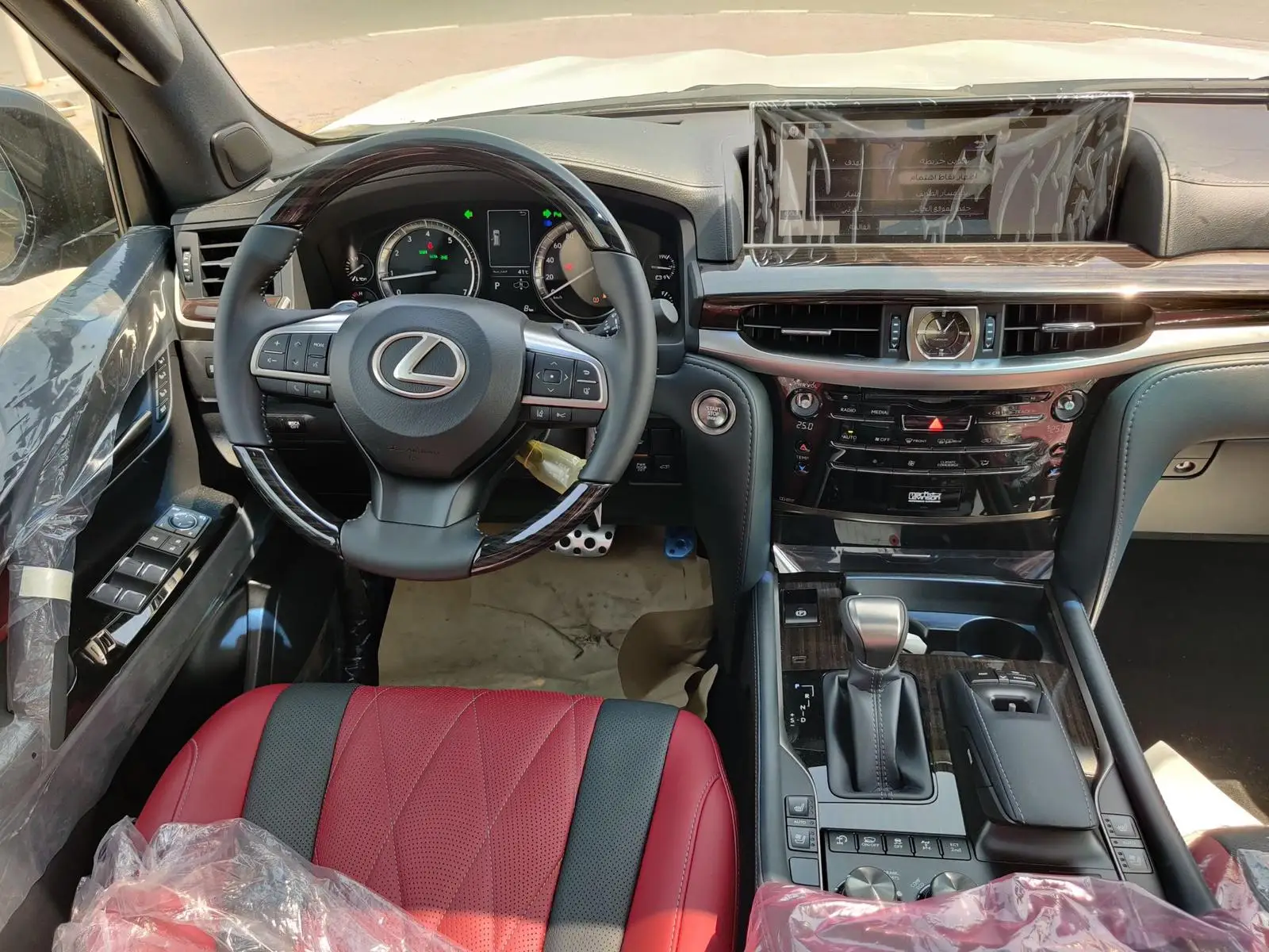 Clean Fairly Used LHD 2019 2021 LEX  L-X 5 70 S Black Edition 7- Seaters 5.7L V8 Petrol A/T