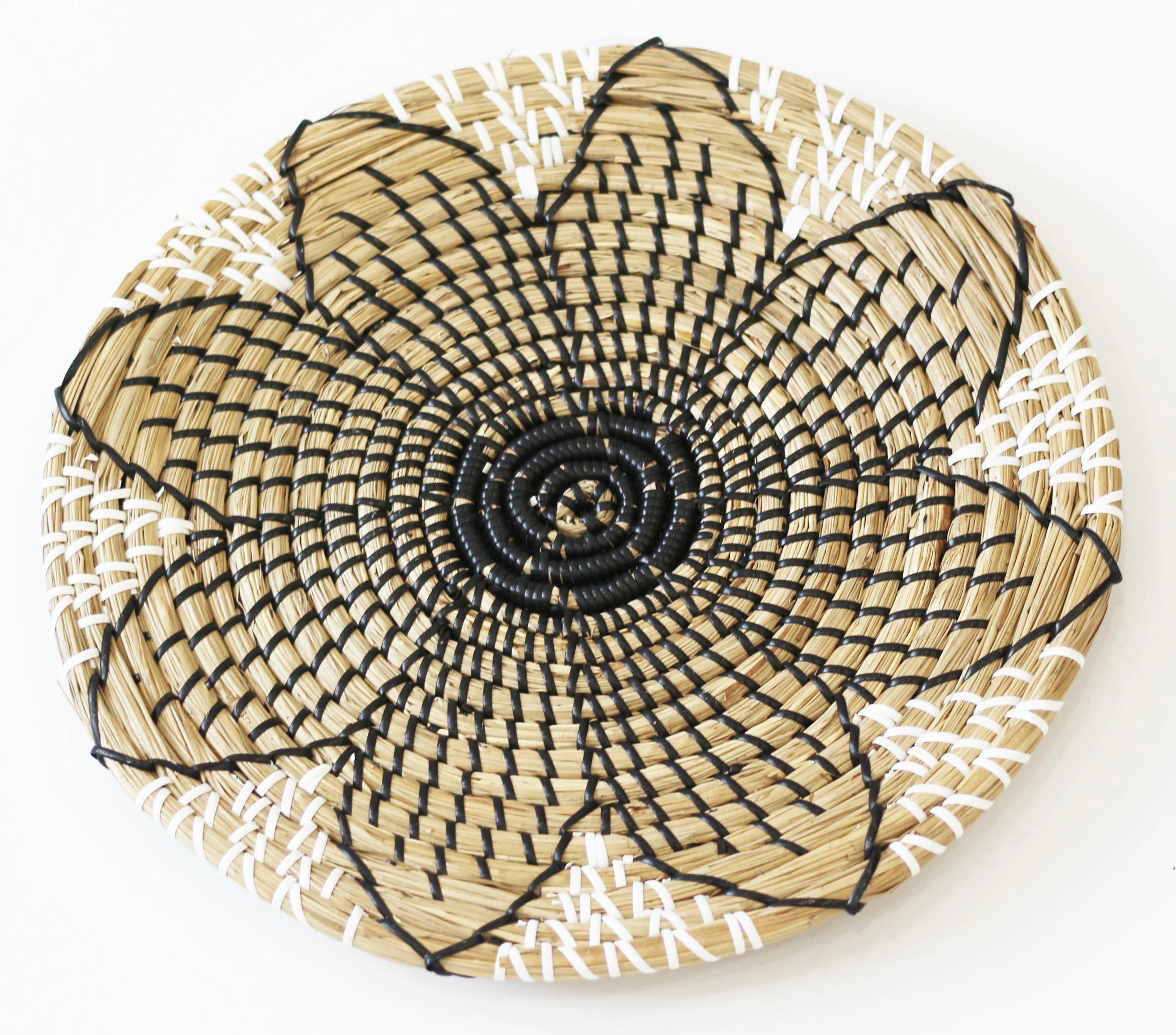 
Wholesale hot trend sea-grass wall hanging decoration with variety of patterns, shapes, colours 