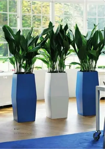 Excellent Quality Indoor Outdoor Flower Pot Tall Planter Classic Traditional Fiberglass Urns and Planters White for Garden