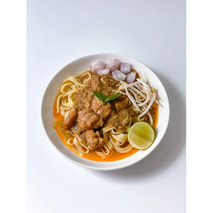 Best Seller Kowsoy Kai Soup Coconut Curry Soup with Chicken  from Thailand