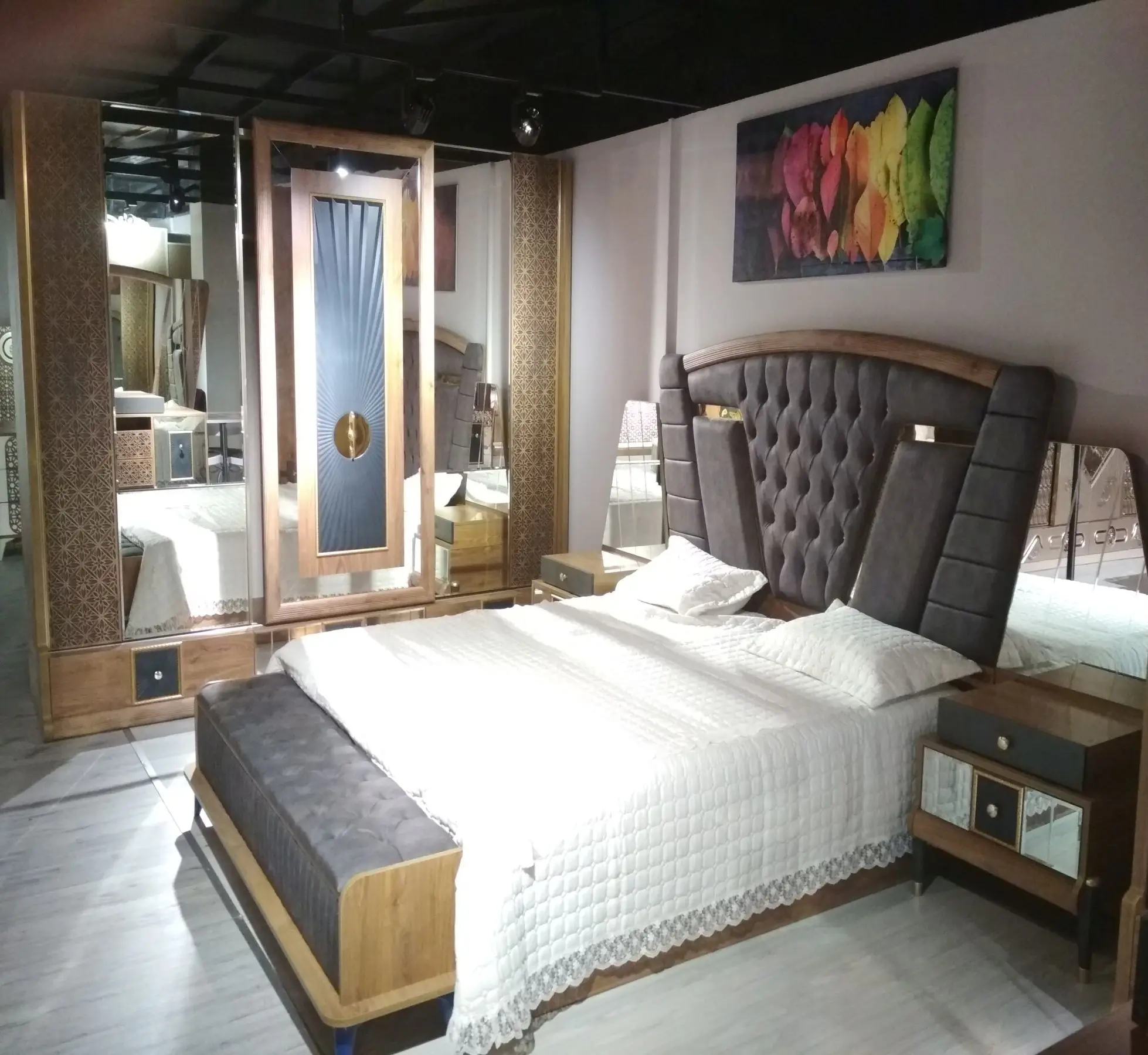 
Modern Efes Bedroom Set Mirror Cabinet YT-103 Couple Mirror Surface 