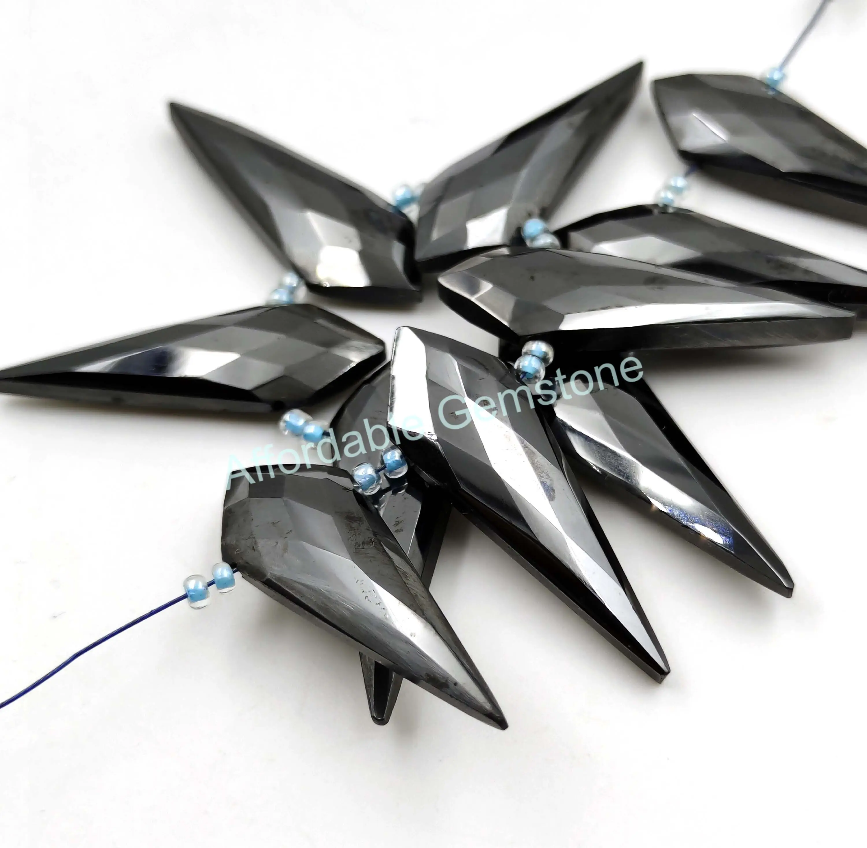 Гематитовый кварц сверху камни в форме щита синтетические хорошего качества драгоценный камень для обмотки проволоки драгоценные граненые полированные