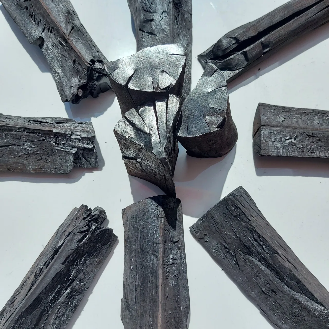 Хорошая цена 100% натуральный древесный уголь мангровой древесины дешевая для барбекю и