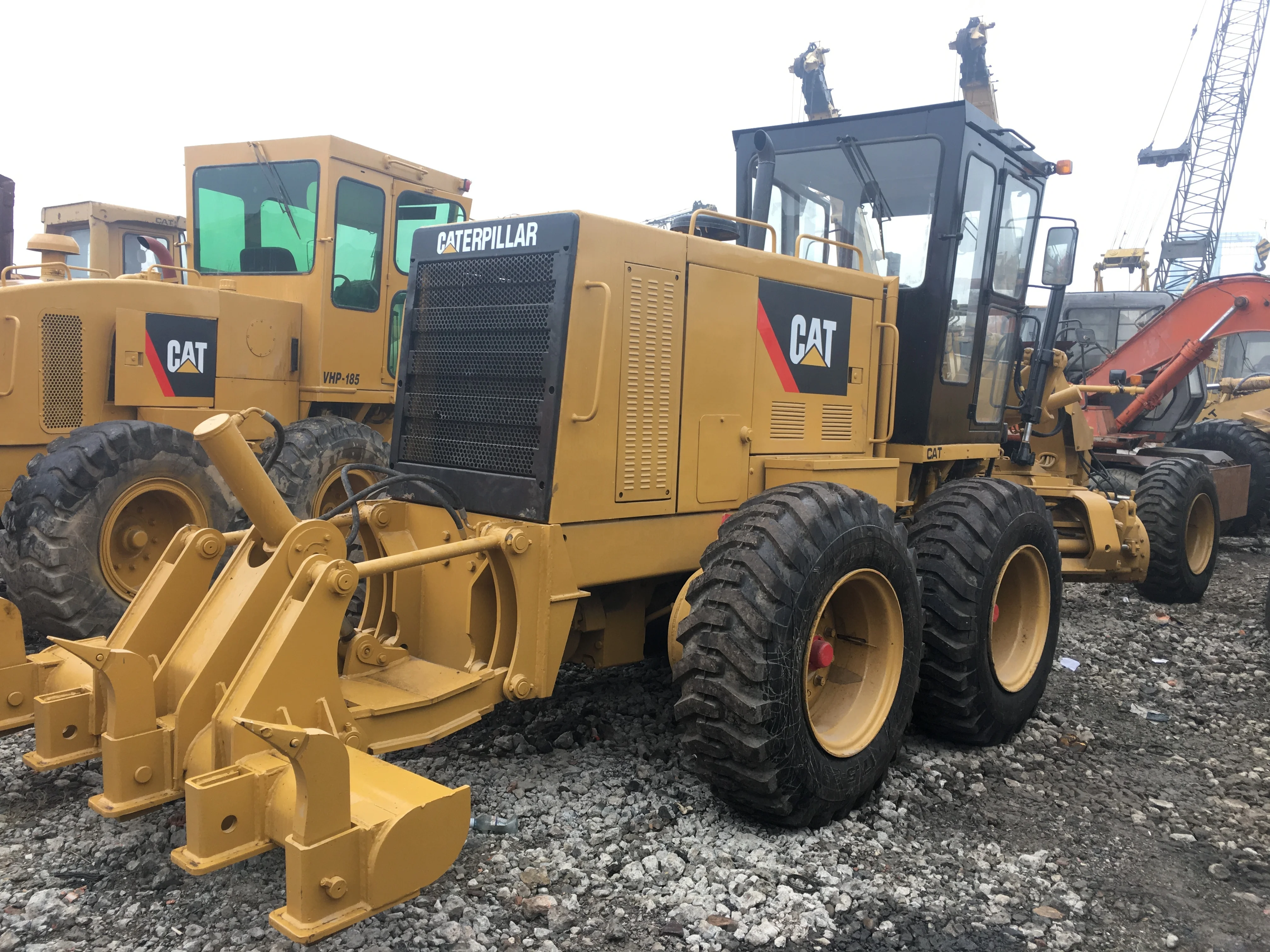 Подержанный автогрейдер CAT 140H Cat-erpillar 140h в отличном