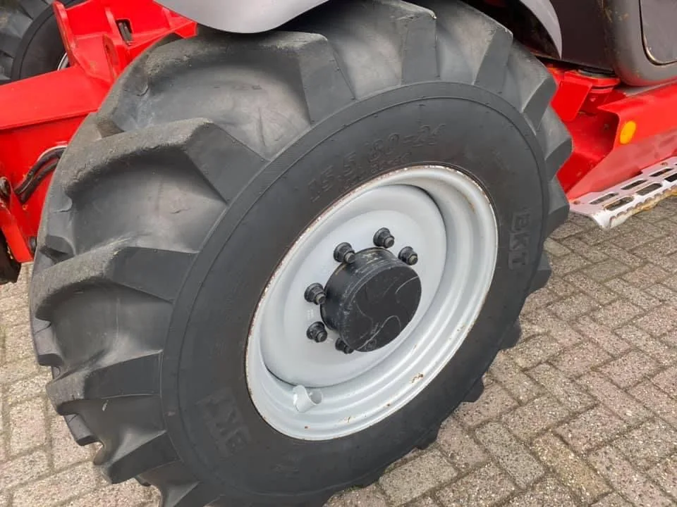 2012 Manitou MRT 3050