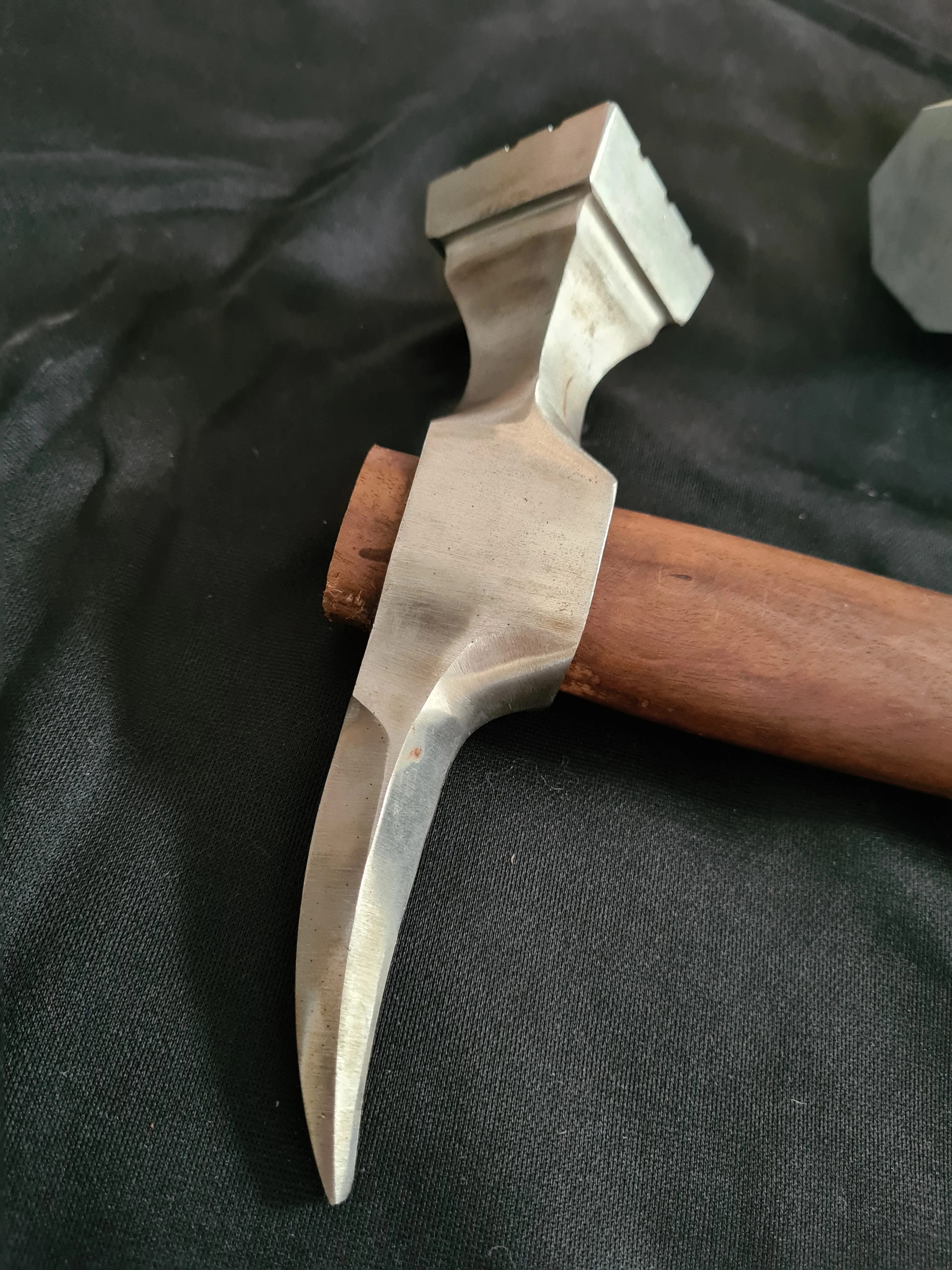 
War Hammer Axe Satinless Steel Not Rated,farming Axe Stainless Steel Industrial 20 Inches Mh-industry Rose Wood 3 Years MH-WAR1 