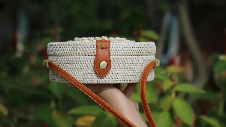 Wholesale cheapest natural rattan bag with shell summer must have from Vietnam