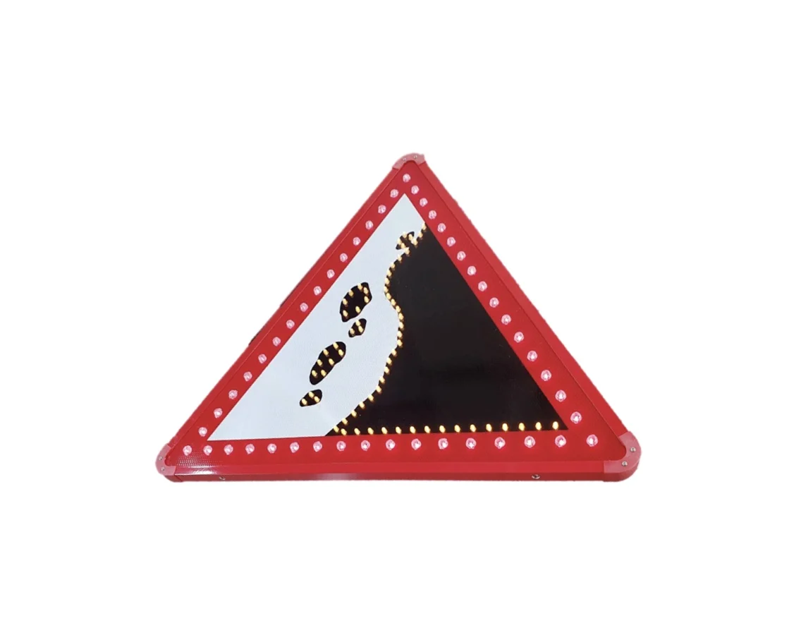 
Треугольник на солнечных батареях будьте осторожны от выпадающих скальных знаков 