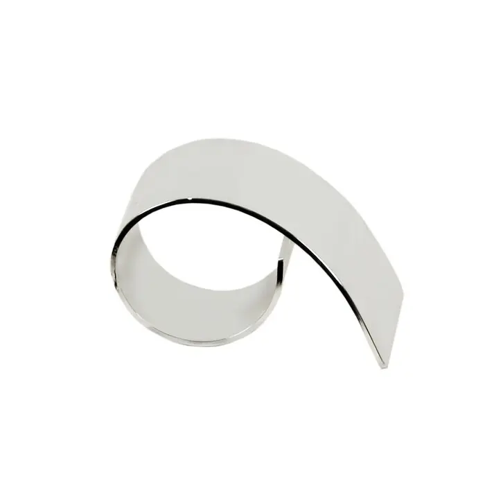 High Quality Metal Napkin Rings In Silver Finished With Unique Design For Kitchen Use And Decoration